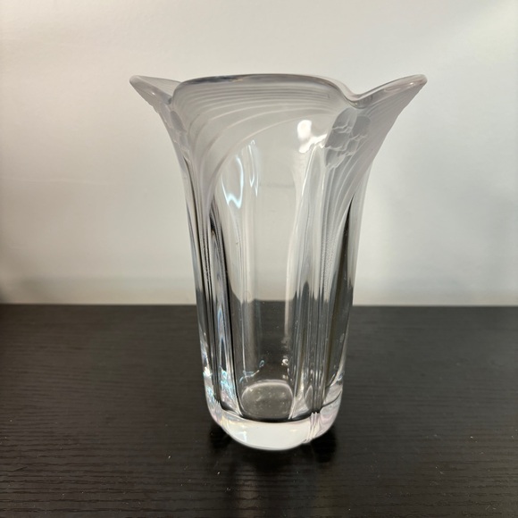 Vintage 6” Mikasa Lily of the Valley Vase in EUC - Picture 2 of 7